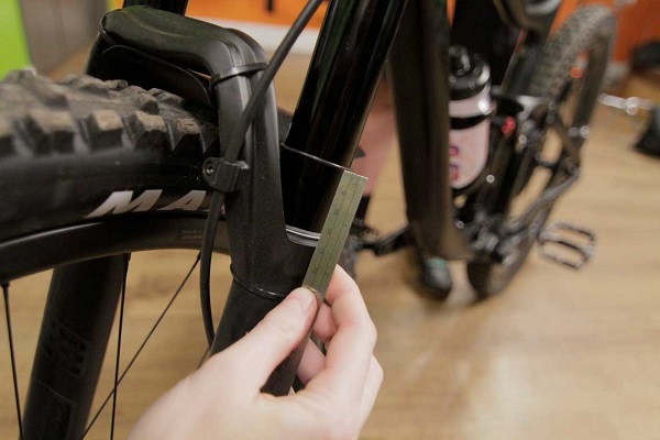 How to adjust front suspension on a mountain bike