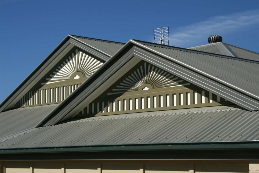 How long do galvanized steel roofs last