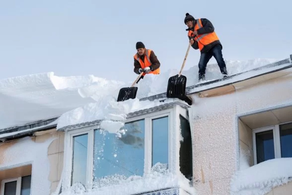 What is a typical snow load for a roof?