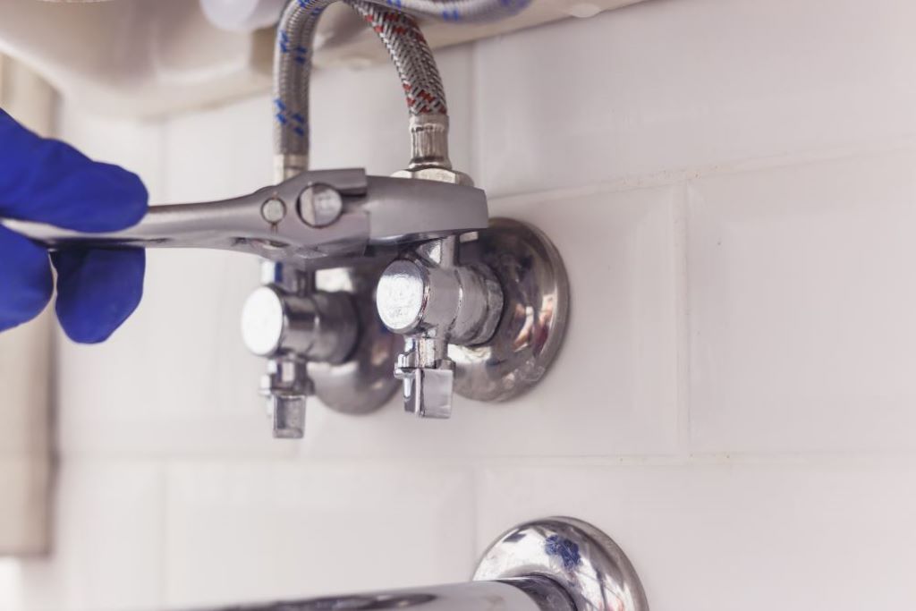 Valve. Remove Right Tools for Removing Valve Angles: Taming the Tight Spot - Covered ...
