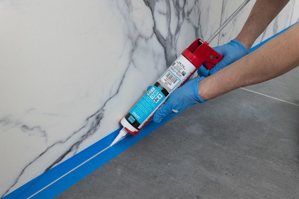 Can you apply a second coat of caulk before the first dries