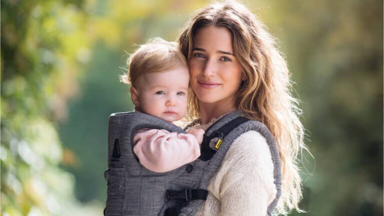 Why Lightweight Baby Carriers Are a Must-Have for New Moms on the Go